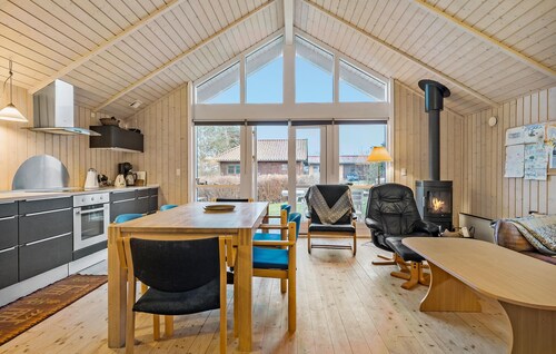 Beautiful home in Gørlev with WiFi