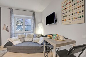 TV, books