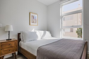 1 slaapkamer, een strijkplank/strijkijzer, wifi, beddengoed