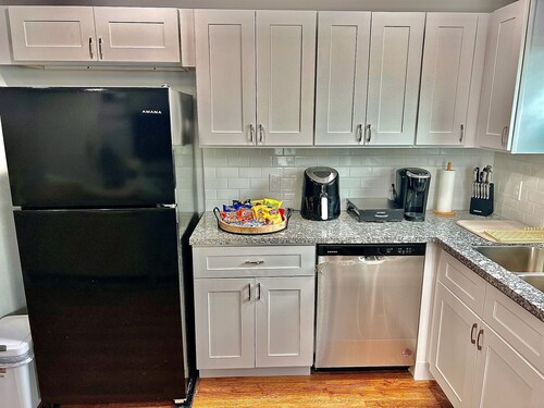 3BR Retreat Near Downtown - Airport - NRG Stadium