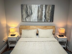 3 slaapkamers, een kluis op de kamer, een strijkplank/strijkijzer, wifi