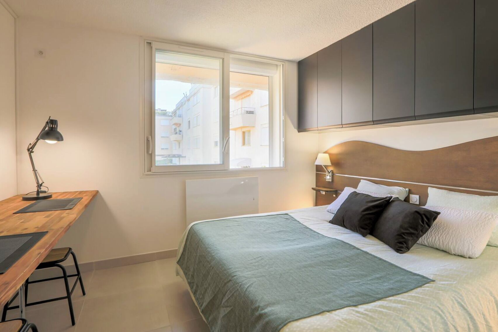 1 chambre, bureau, fer et planche à repasser, Wi-Fi gratuit