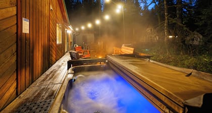 MTN Cabin-Hot Tub-Fire Pit-Games-Sleeps 10!!