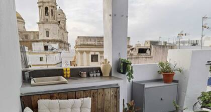 CADIZ P01 The vertical house