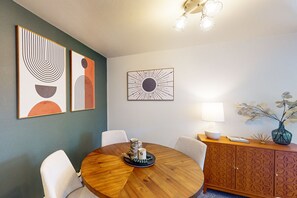 Dining - Waterfront condo with full kitchen & wifi - convenient location (Dillon)
