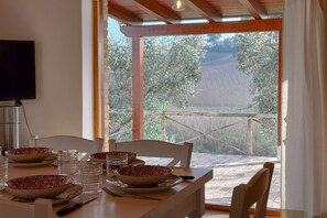 Dining - Jacuzzi and Comfort in the Marche Hills (Monte San Pietrangeli)