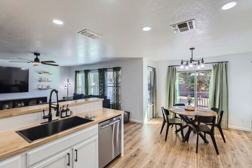 Gorgeous 5BR Gem w/Arcade•Lackland BMT•Seaworld