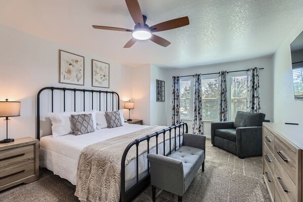 5 bedrooms, desk, iron/ironing board, free WiFi