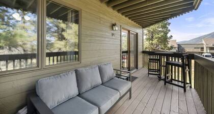 Pet Friendly Flagstaff home Mountain Views &Grill