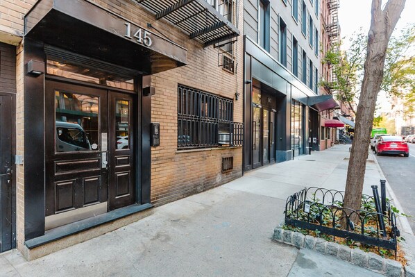 Exterior detail - Blueground | Kips Bay, AC, w/d, nr parks & sights (Midtown)