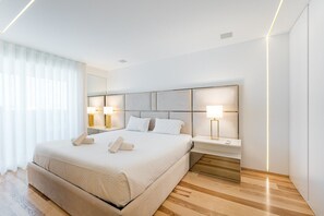 2 bedrooms, iron/ironing board, Internet, bed sheets