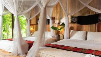 1 habitación, decoración personalizada, muebles diferentes y escritorio