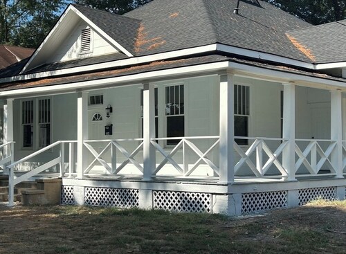 4-bedroom bungalow in amazing Natchitoches with WiFi, AC near Northwestern Univ.