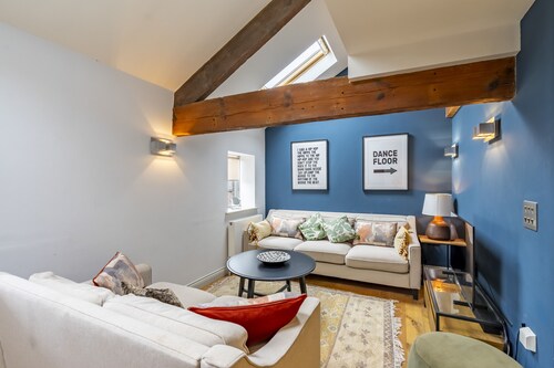 4 Clementhorpe Maltings -  a family break that sleeps 6 guests  in 3 bedrooms