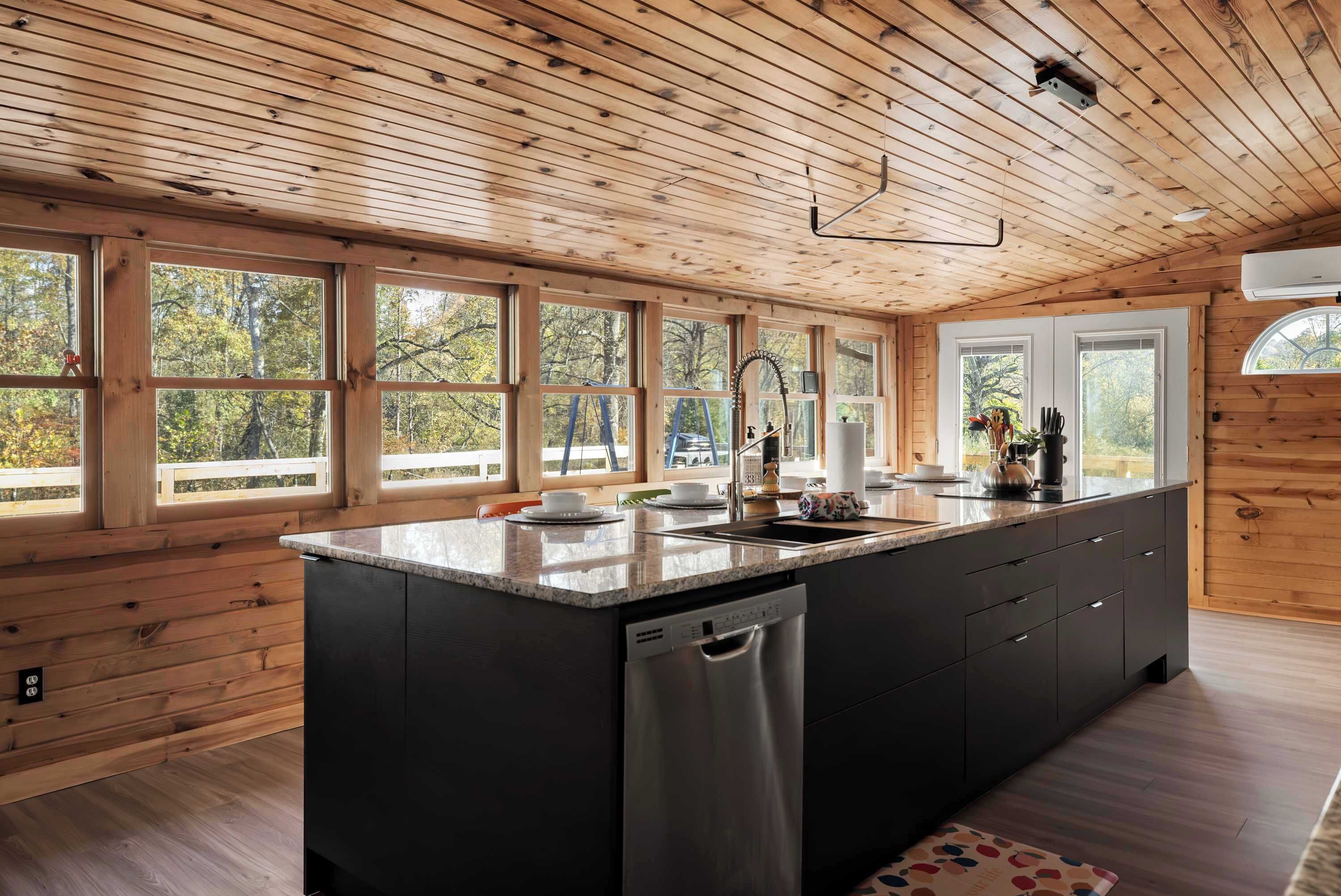 Refrigerador, microondas, placa de cocina, cafetera/tetera