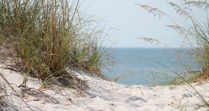 Sea Sway : Modern 4âBed Townhouse with Sea Views in Rhosneigr | Managed by Anglesey Holiday Lettings