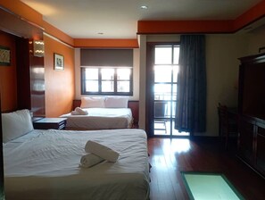 特級小木屋, 露台, 部分海景 | 1 間睡房、書桌、熨斗/熨衫板、摺床/加床 (收費)