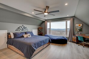 4 Schlafzimmer, Schreibtisch, Bügeleisen/Bügelbrett, kostenloses WLAN