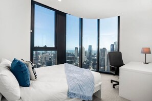 3 bedrooms, desk, iron/ironing board, WiFi