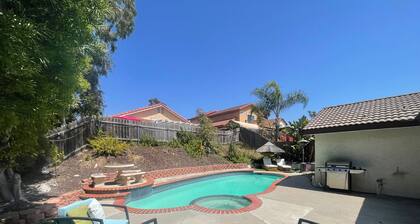 Charming 3-bedroom Private Home with Pool & Hot-tub in sunny San Diego