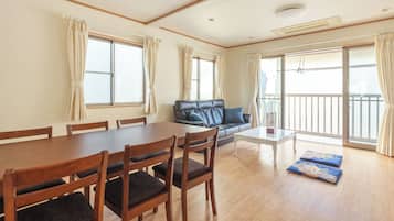 Basic House | Living area