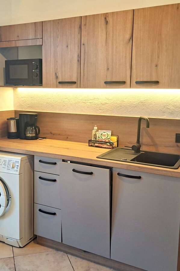 Fridge, microwave, oven, dishwasher