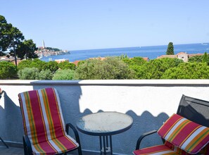 Apartment (Two Bedroom Apartment with Balcony) | Terrace/patio - Classic and Elegant Rovinj Apartments With Balcony (Rovinj)