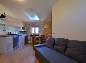 Living room - Urban and Upscale Homes Rovinj Old Town (Rovinj)