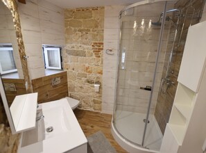 Apartment (Standard One Bedroom Apartment) | Badezimmer