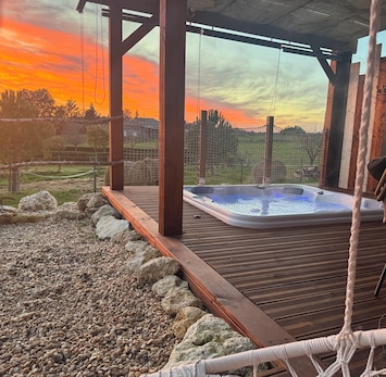 Bain à remous extérieur