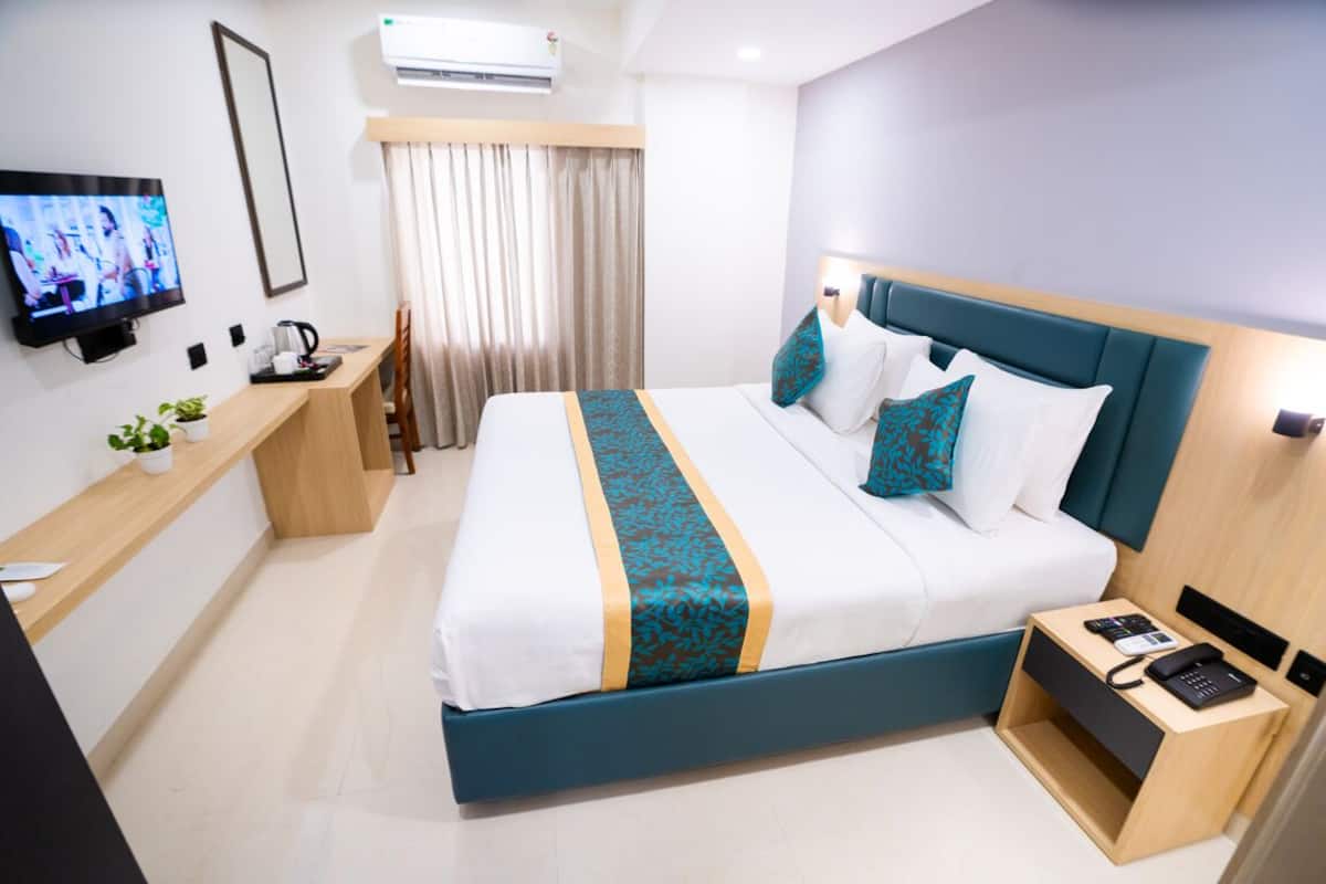 Superior Double Room | Meja, Wi-fi percuma