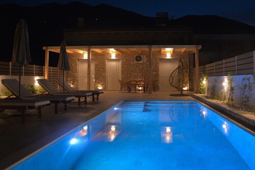 Villa Kalimera, Neochori, Lefkada - 2 bedroom villa w a private pool
