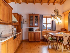Private kitchen - Exclusive Chalet in Kitzbuhel (Kitzbuhel)