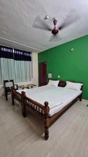 Free WiFi, bed sheets