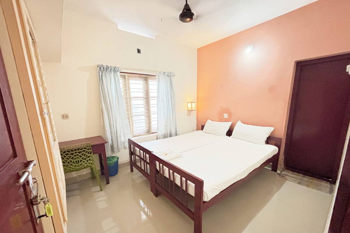 Deluxe Double Room | 1 bedroom, free WiFi, bed sheets