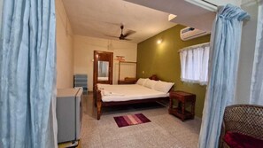 Free WiFi, bed sheets - Akshay beach resort  (Varkala)