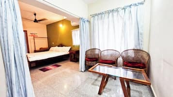 Deluxe Quadruple Room | Free WiFi, bed sheets