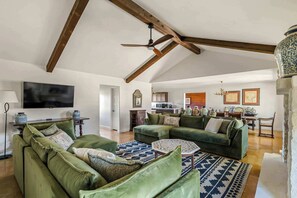 Téléviseur, bureau