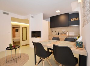 Apartment (The Quiet Center Apartment in Rovinj) | Living room | 32-inch flat-screen TV with cable channels - The Quiet Center Apartment in Rovinj (Rovinj)