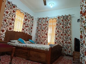 Free WiFi, bed sheets - Goroomgo The Shafeeq Srinagar (Srinagar)