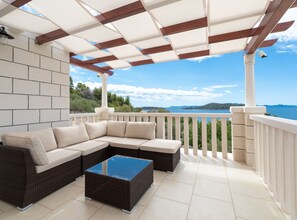 Villa (Modern Villa with Pool) | Terrace/patio - Modern Villa Near the Sea (Blato)