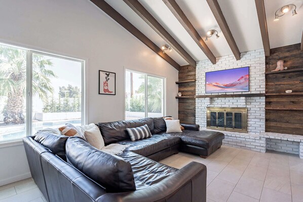 TV, fireplace, offices