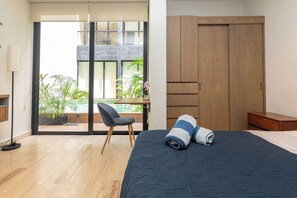 1 bedroom, WiFi, bed sheets - Luxury 2BR BalconyandParking, 1 Block from 5th Ave (Playa del Carmen)