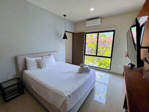 1 bedroom, WiFi, bed sheets - Luxury apartment 1BR, Direct Access to 5th Ave (Playa del Carmen)