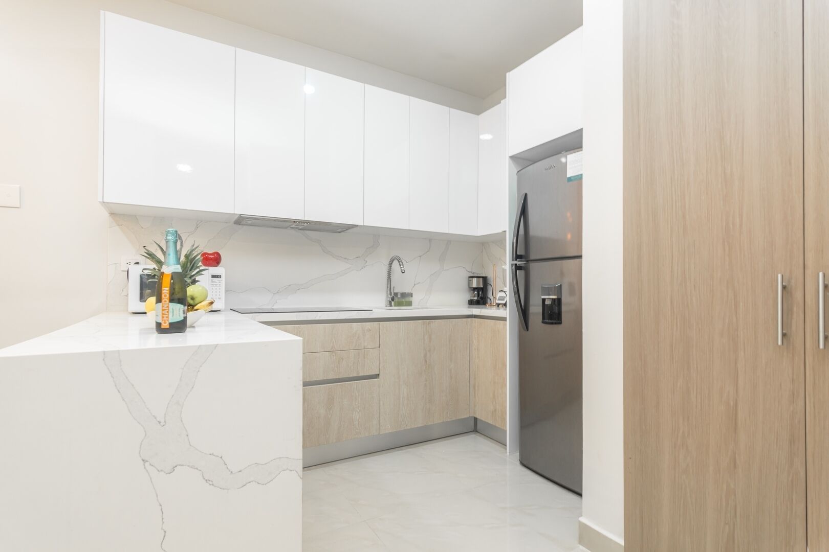 Fridge, microwave, stovetop, coffee/tea maker