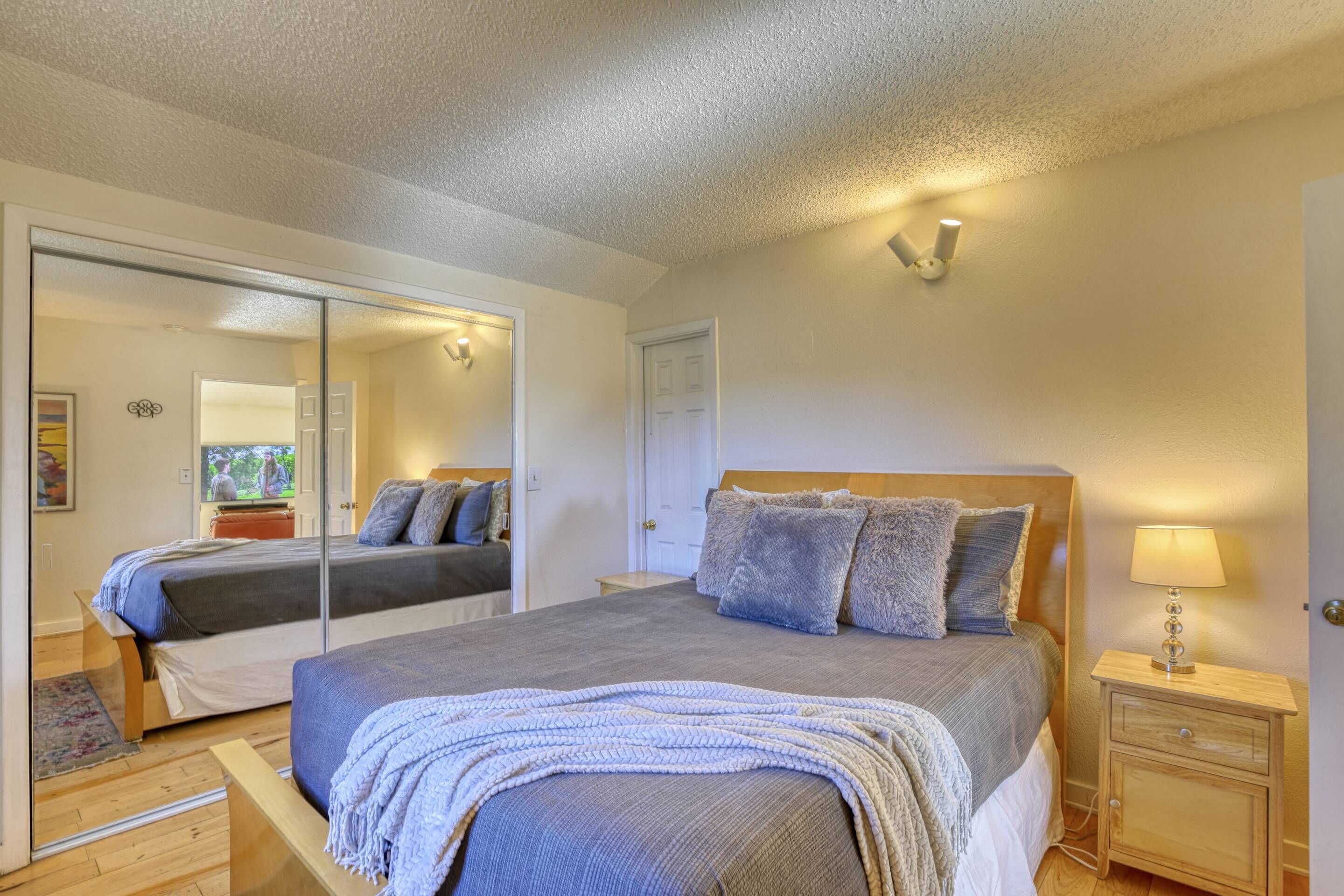 4 chambres, fer et planche à repasser, Wi-Fi gratuit, draps fournis