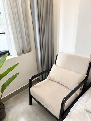 Deluxe-Vierbettzimmer, Stadtblick | Kostenloses WLAN
