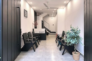 Habitación cuádruple Deluxe, vistas a la ciudad | Fachada del alojamiento