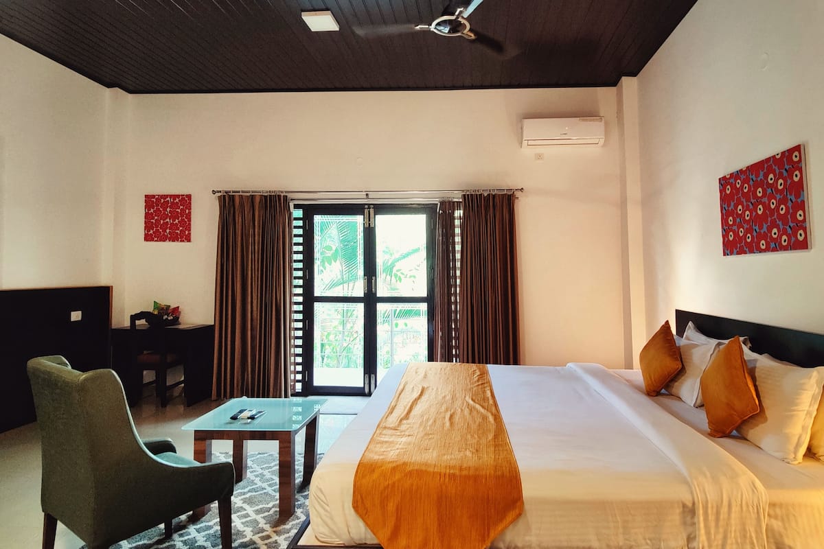 Double Room, Balcony, Resort View | Egyptian cotton sheets, premium bedding, minibar, in-room safe