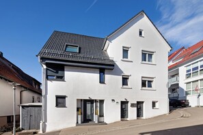 Exterior - Apartment 'Mb Homes Nürtingen Fewo2' with Wi-Fi (Nürtingen)